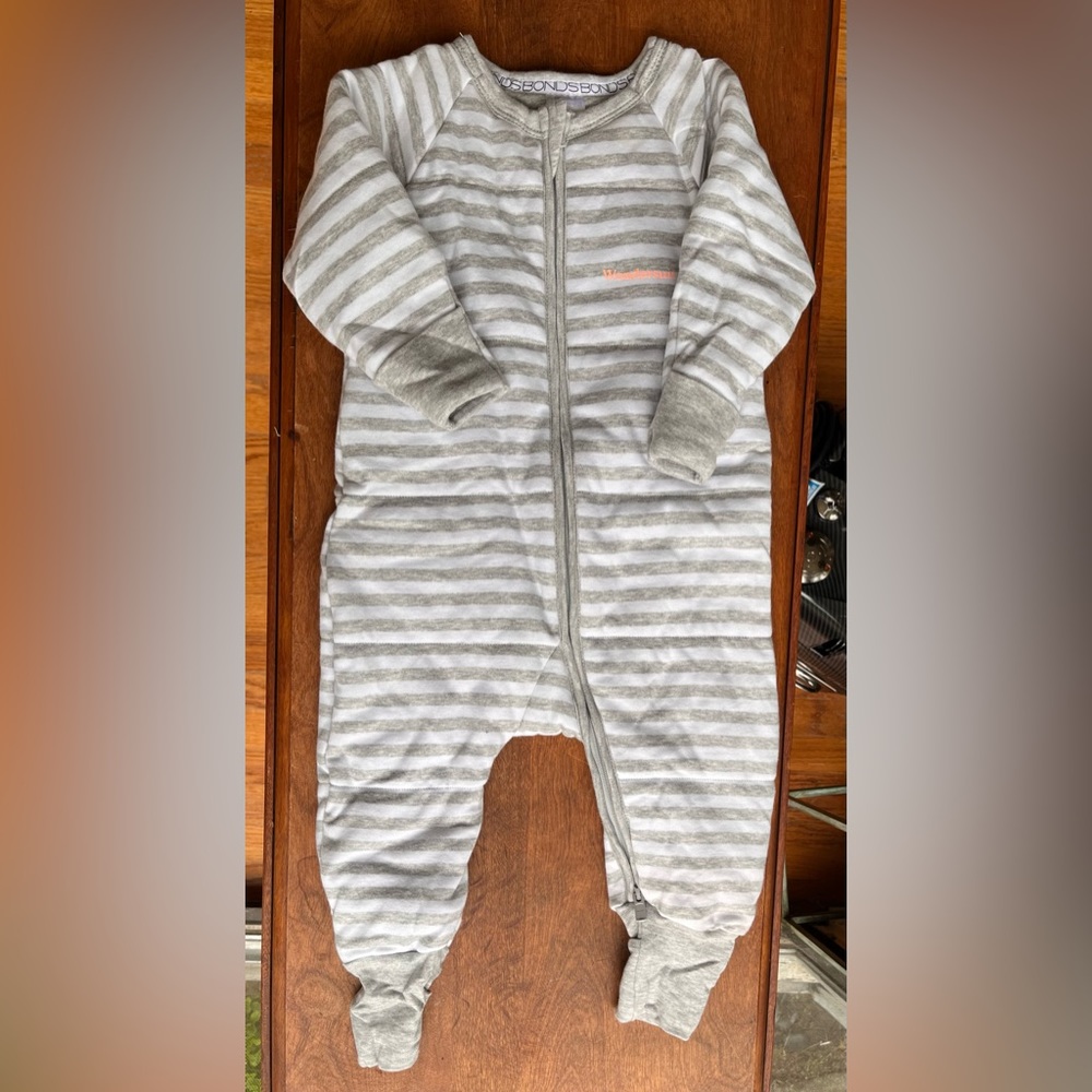Bonds Wondersuit outerwear (6-12months)